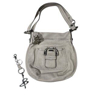 B Makowsky Westbourne Ivory Pebbled Leather Crossbody Shoulder Bag w/ Key Chain